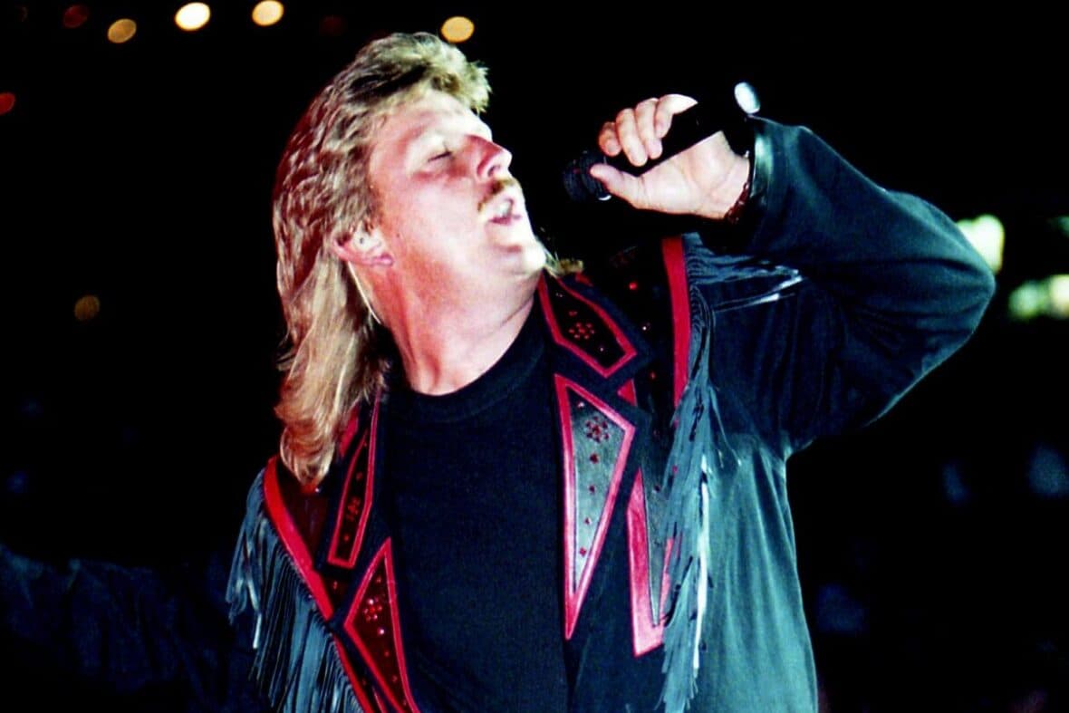 Joe Diffie is performing during Fan Fair   s Sony Music Entertainment showcase at the Tennessee State Fairgrounds June 10, 1993.