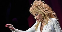 dolly parton sued dollywood