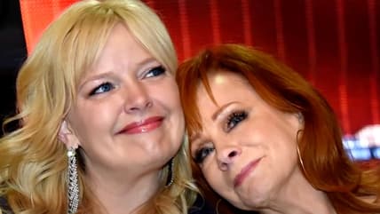 Melissa Peterman Reba McEntire