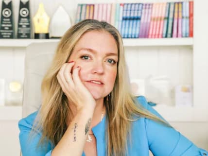 Colleen Hoover