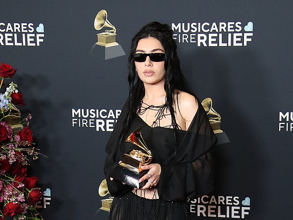 Entertainment: 2025 Grammy Awards - Arrivals and Press Room