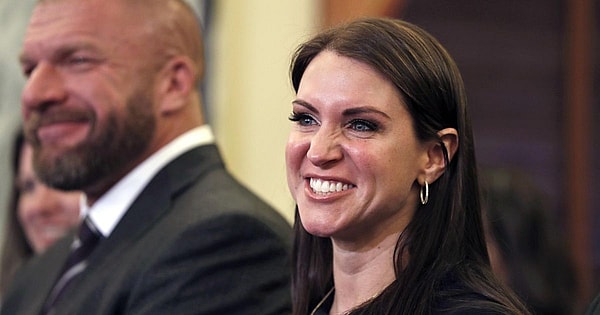 Stephanie McMahon sells shares