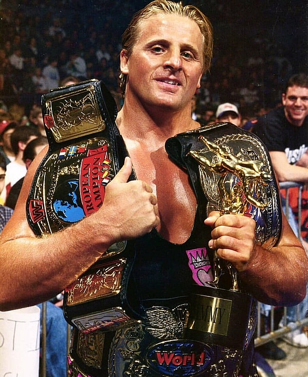 Owen James Hart died at the age of 34