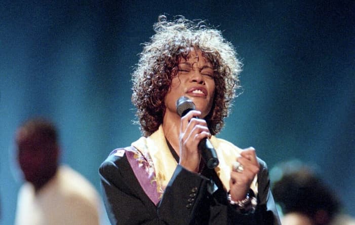 Whitney Houston rehearses at the Nashville Arena April 22, 1998, in preparation for the next night s 29th annual Dove Awards