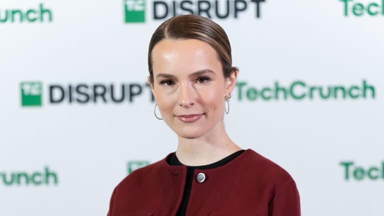 Bridget Mendler, Credit TechCrunch, Wiki Commons (Creative Commons Attribution 2.0 Generic license)