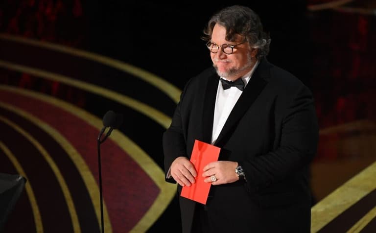 Guillermo del Toro presents the award for achievement in directing during the show.Xxx Oscars Rd180 Jpg E Ent Usa Ca