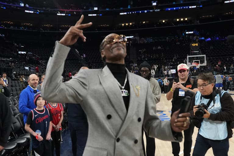 NBA: Golden State Warriors at Los Angeles Clippers / snoop dogg