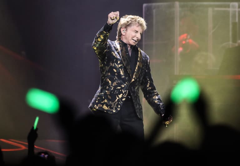 Barry Manilow serenaded the crowd at the KFC Yum! Center on Monday, August 21, 2023