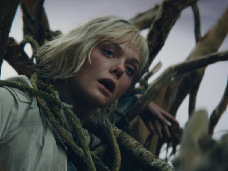 Predator: Badlands Elle Fanning 20th Century Fox