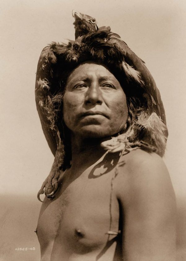 An Apsaroke shaman, in 1908