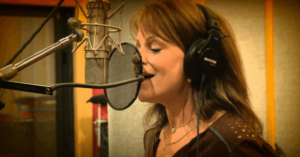 Holly Dunn