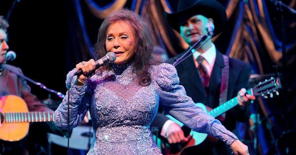 Loretta Lynn hip