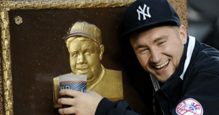 Yankees beer foam