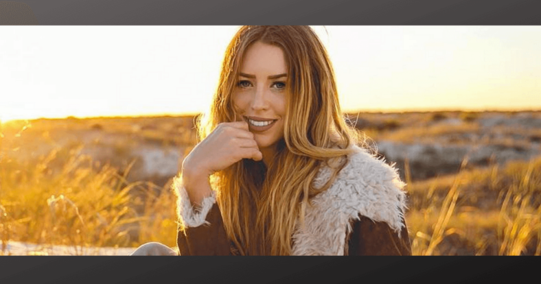 Country singer and songwriter Kylie Rae Harris tragically lost her life Wednesday in a three car accident just after sharing a prayer on social media.