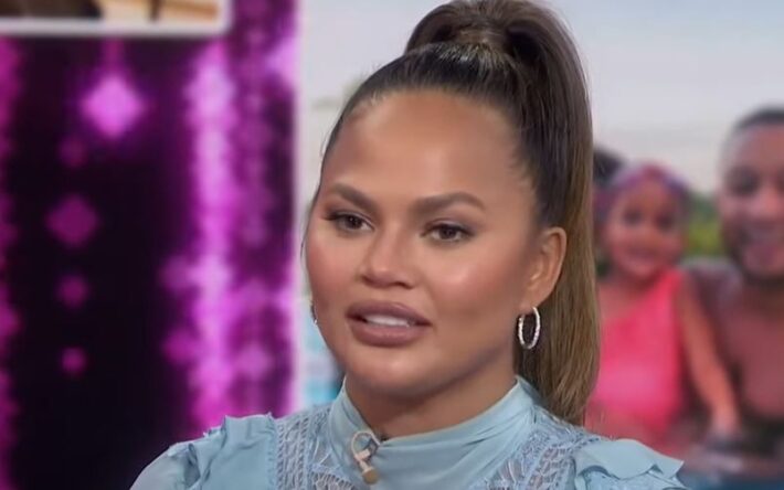 Chrissy Teigen tweets