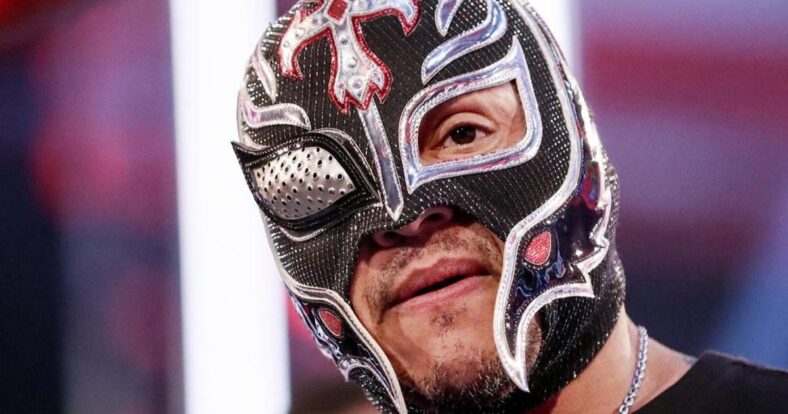 Rey Mysterio Injury Recovery Time + Wade Barrett contract negotiations