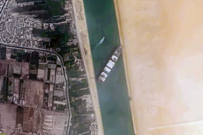 Suez Canal ship run around international shipping problem