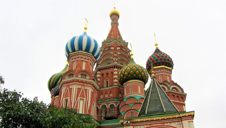 musicians playing in Russia