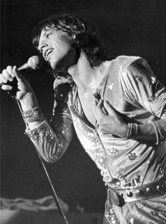 7 Best Male Singers of the 70s